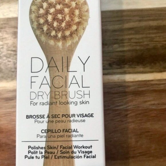 Daily Concepts Daily Facial‎ Dry Brush For Face. Exfoliating and Aryurvetic New - Picture 2 of 7